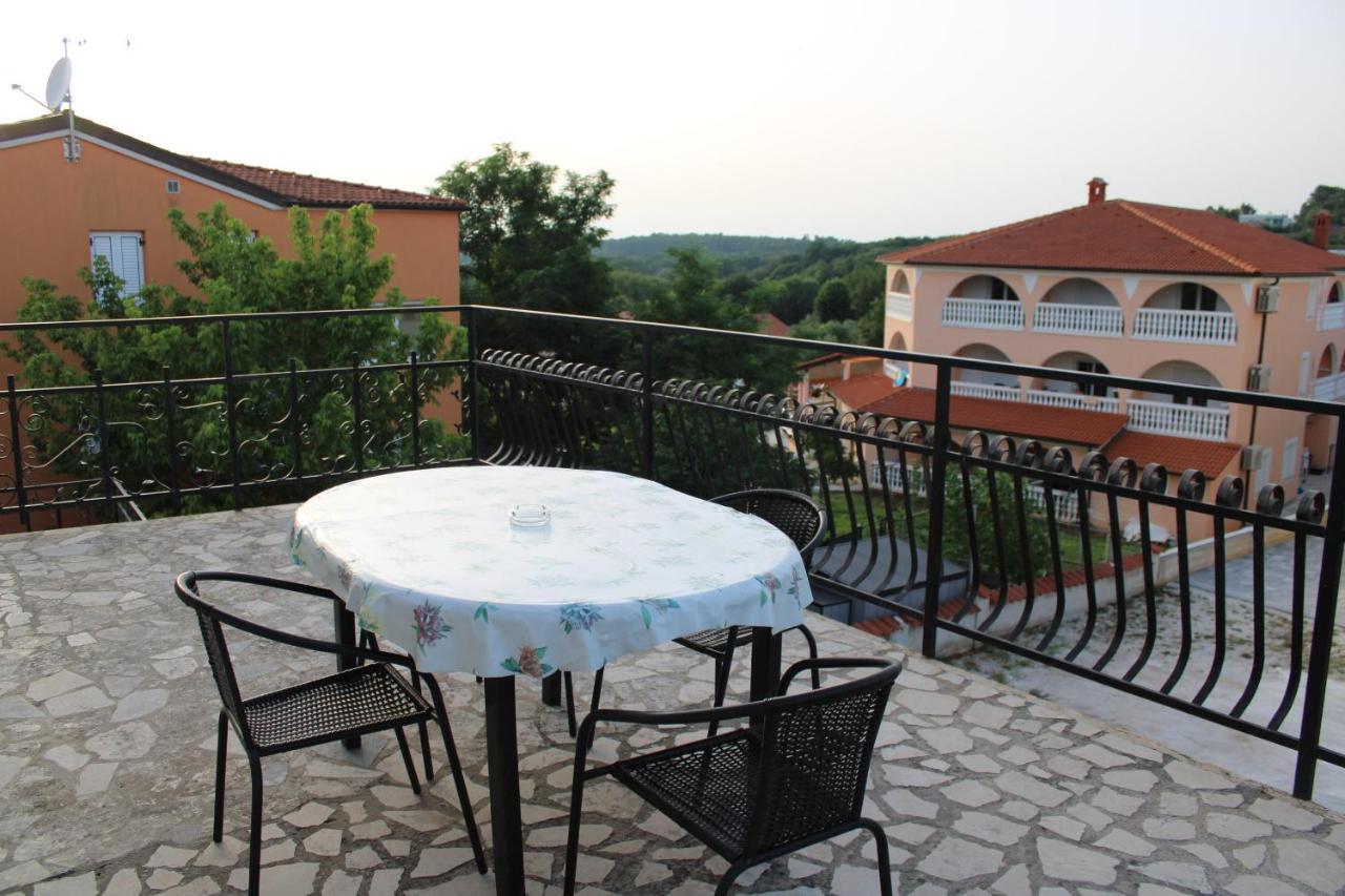 Apartments Dora Медулин Екстериор снимка