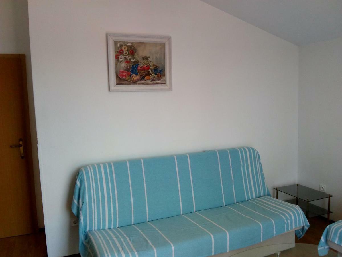 Apartments Dora Медулин Екстериор снимка